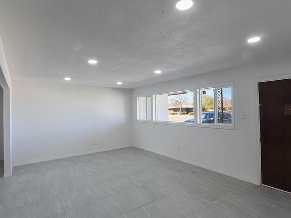 3rd image of 1414 Dennis Cir