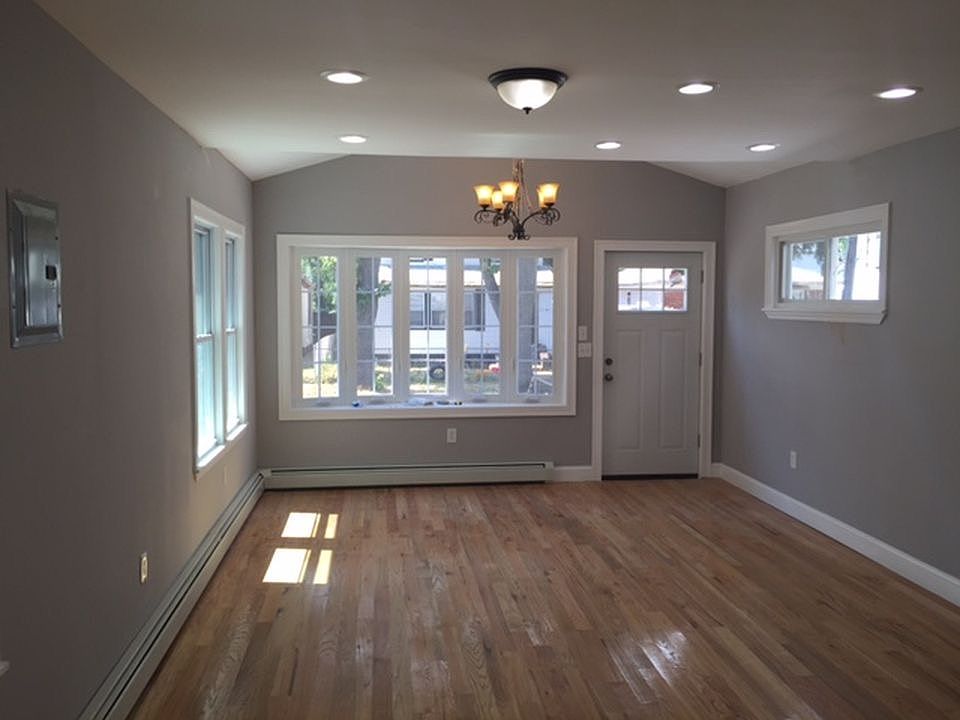 1st image of 14821 Linden Blvd