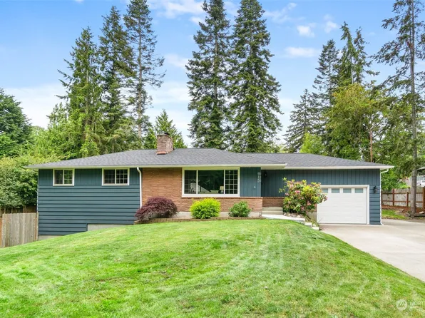 915 S 251st Street, Des Moines, WA 98198