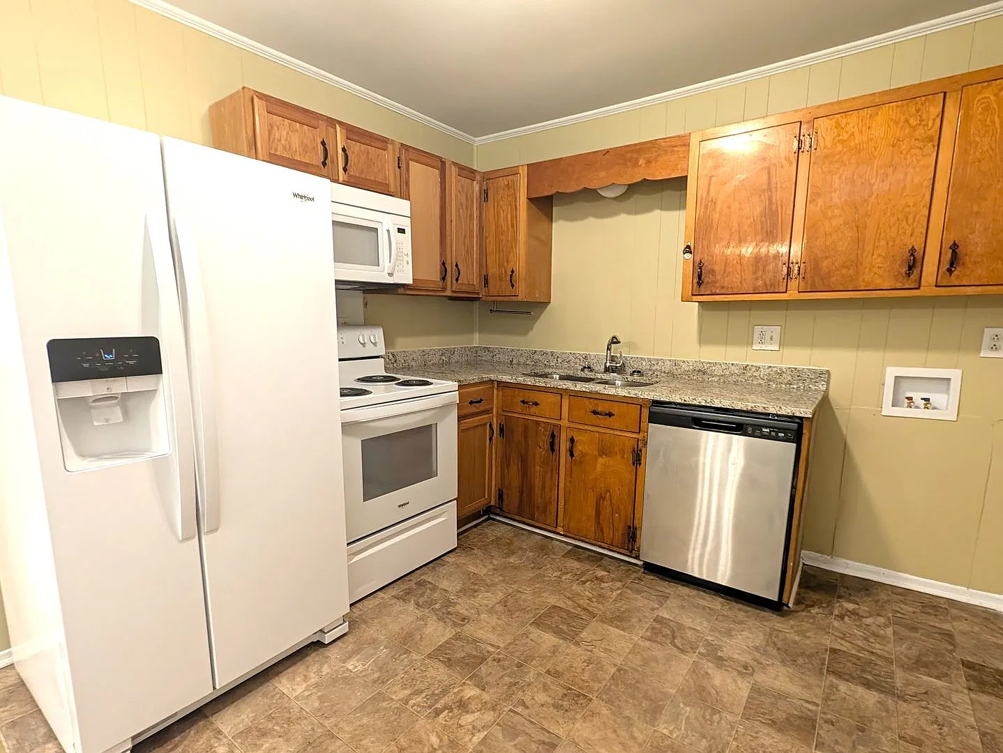 Minutes from Uptown! Updated 3 Bedroom Ranch Home! — Photo 4