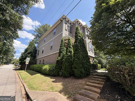 3rd image of 3151 Osborne Rd NE
