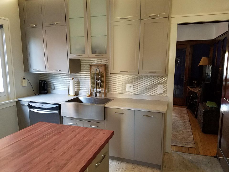 1st image of 1132 Beaconsfield Ave #1