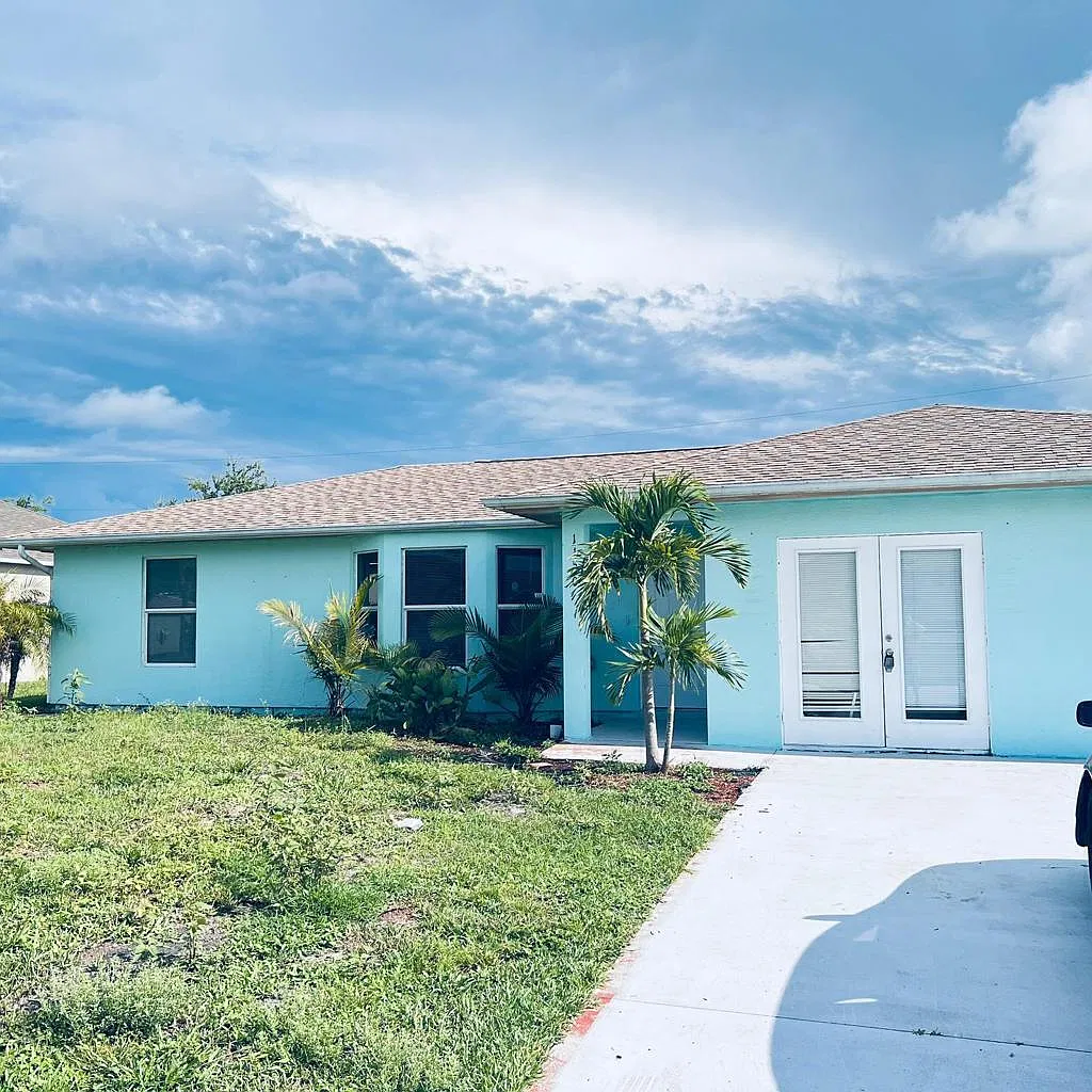 4 bed, 2.0 bath, 1499 sqft, $2,500 — Photo 2