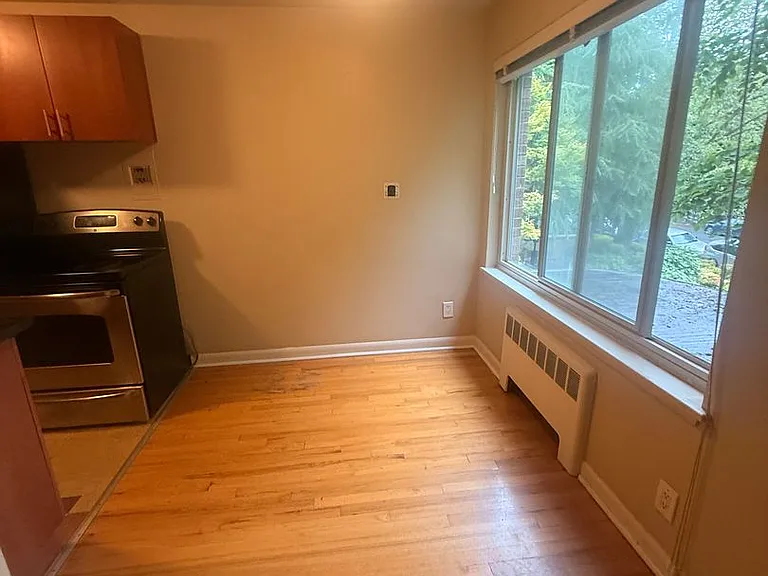 The Summit Apartments — Photo 3