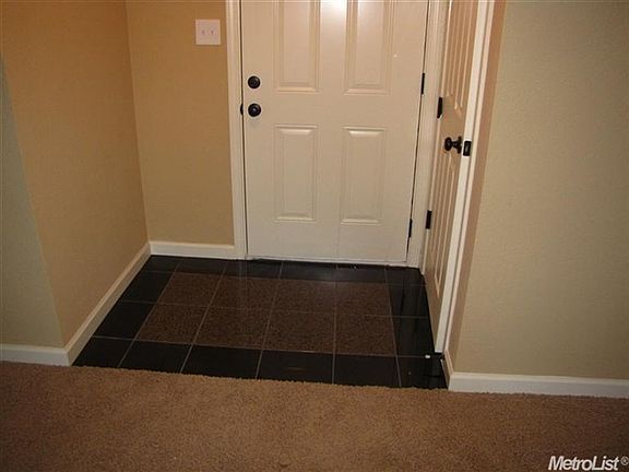 4th image of 342 Dana Ct