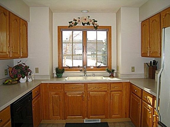 4th image of 29 Village Homes Dr