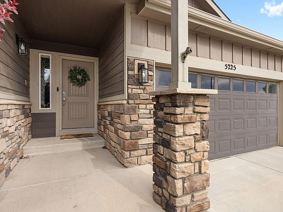 3rd image of 5225 Carmon Dr