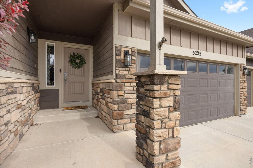 5225 Carmon Dr