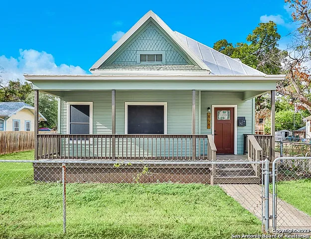 3 bed, 2.5 bath, 1811 sqft, $2,200 — Photo 1