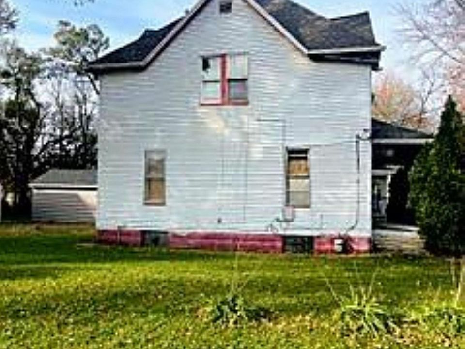 2nd image of 122 Newell St