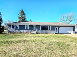 35913 Maple St, Independence, WI 54747