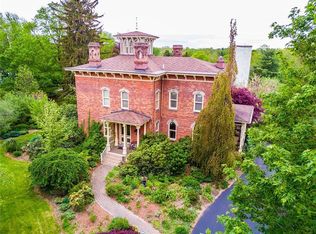 7147 Lakeside Rd, Ontario, NY 14519