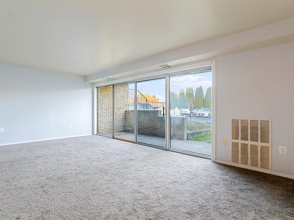 4th image of 620 6th Ave #T1