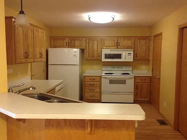 12259 Zealand Ave N — Photo 7