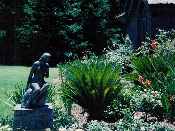 5th image of 1860 S Minnewawa Ave