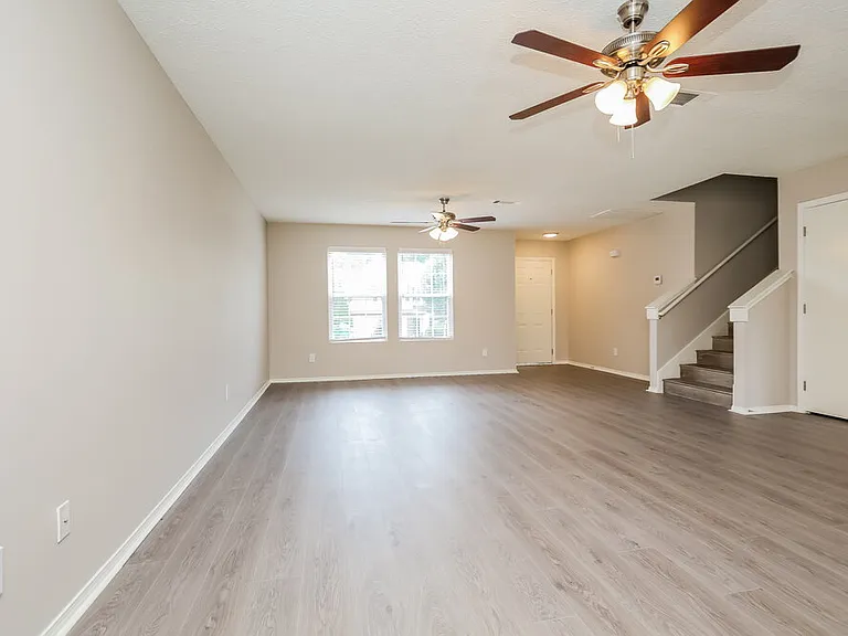 807 General Barksdale Dr — Photo 5