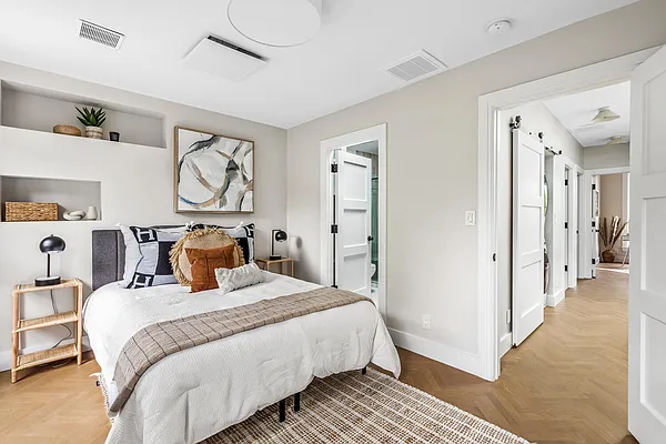 Rented by Compass | media 23