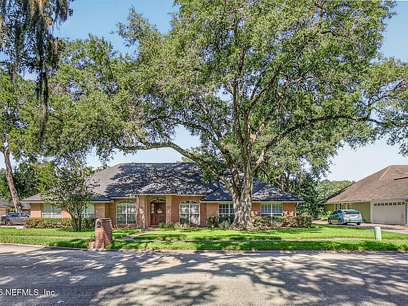 3rd image of 12238 NOBLEMAN Drive