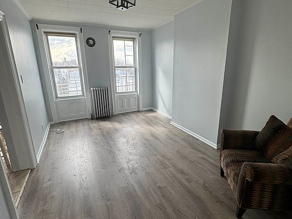 4th image of 7108 72nd St #3