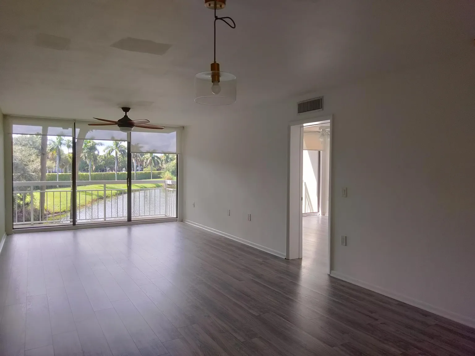 2 bed, 2.0 bath, 1385 sqft, $2,100 — Photo 3