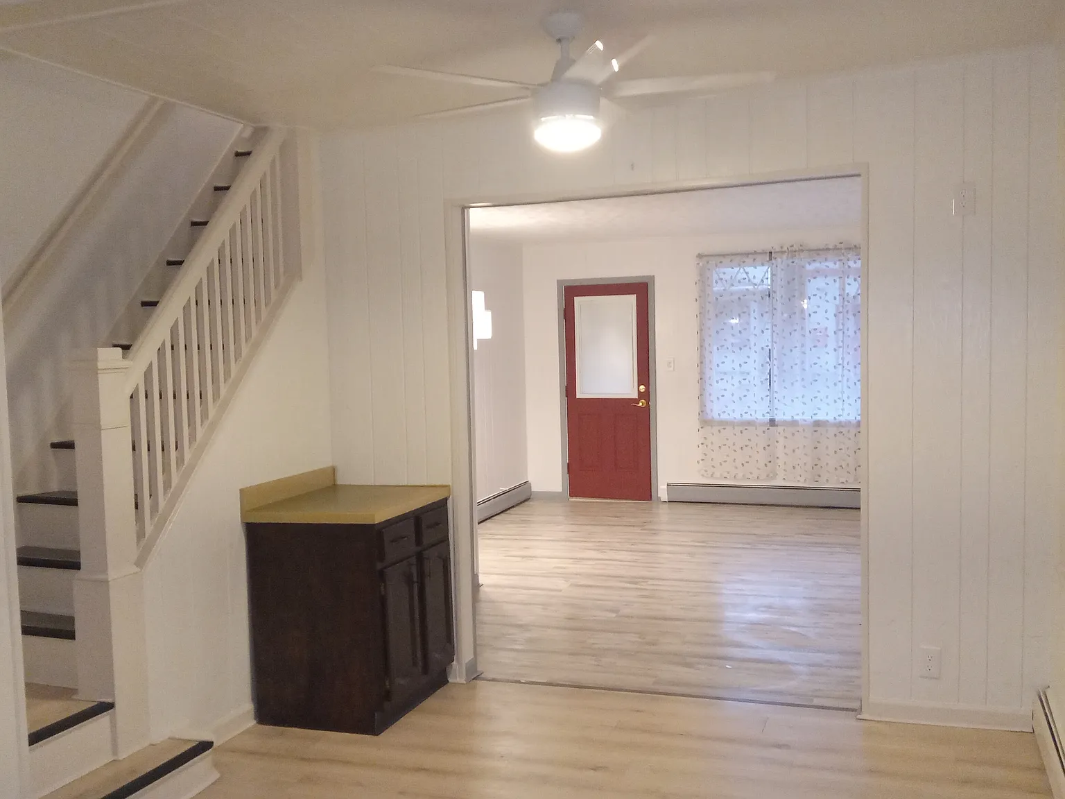 3 bed, 952 sqft, $1,100 — Photo 4