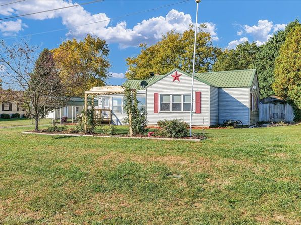 309 S Main St, Elliott, IL 60933