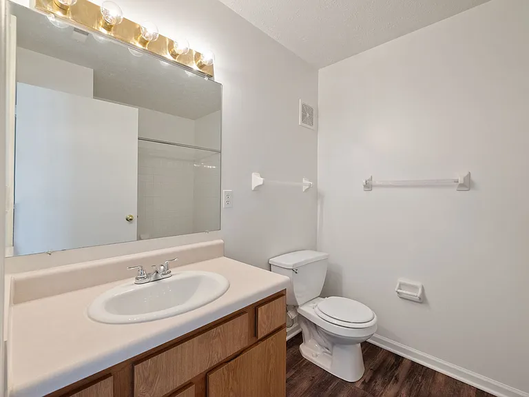 Autumn Woods Apartments — Photo 12