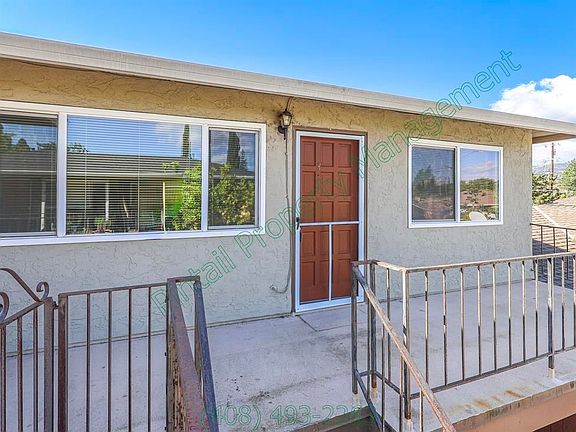 2nd image of 978 Westlynn Way APT 3