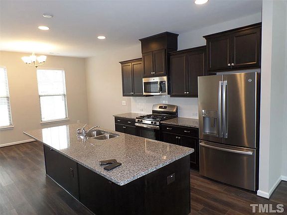 2nd image of 1020 Larabee Ln