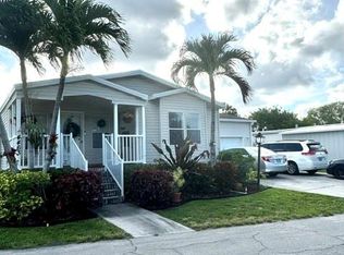 4463 Edwina Ln #484, Lake Worth, FL 33463