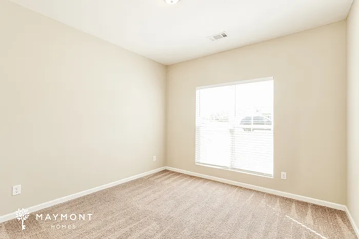 1374 Oak Ln — Photo 9