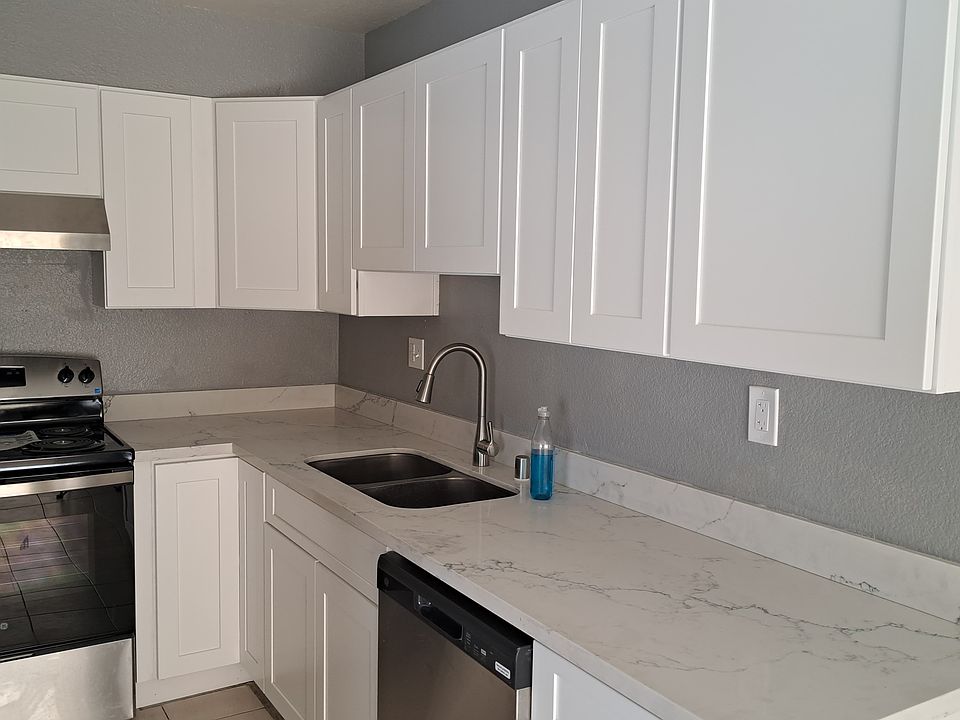 1st image of 2167 Medallion Dr