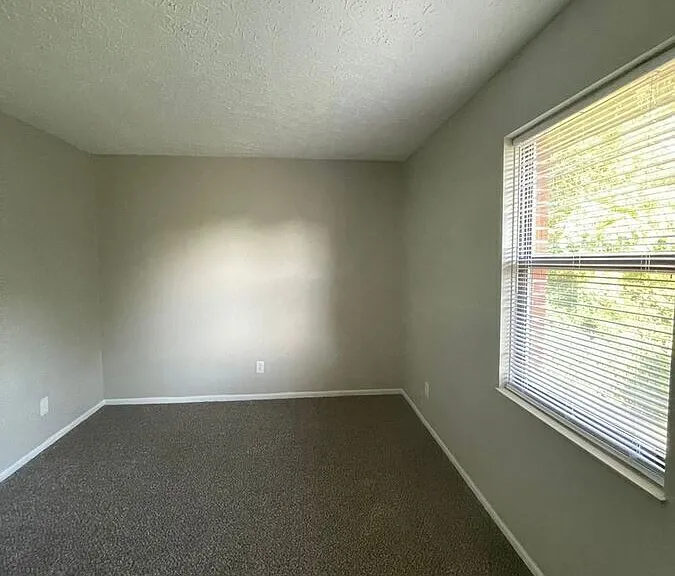 196 Georgetown Dr #16 — Photo 16