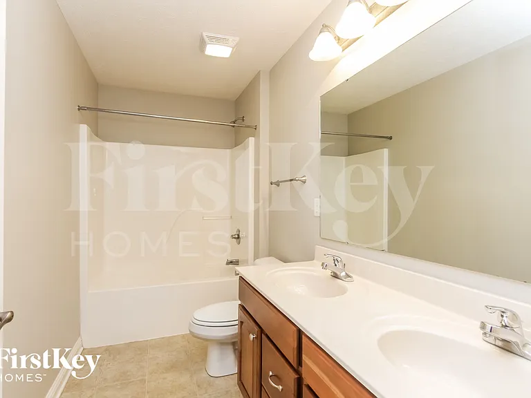 1301 Old Heritage Pl — Photo 8