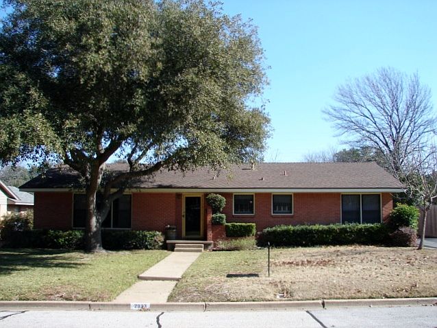 1st image of 2833 Braemar Dr