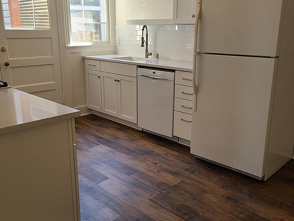 4th image of 12 Oakwood St