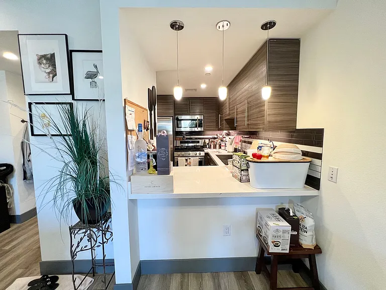mid374 — Photo 12