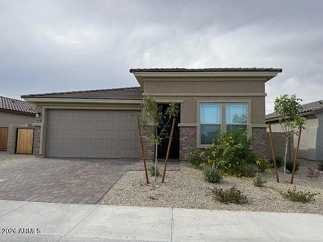 24248 W Hess Ave — Photo 1