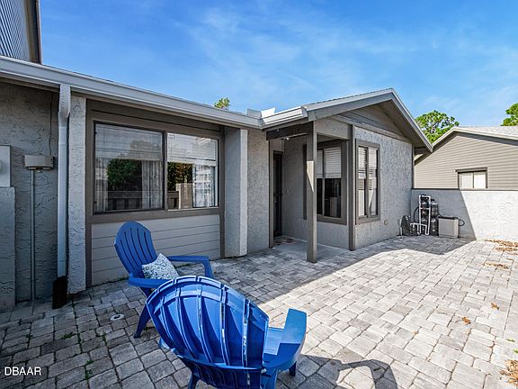 5th image of 120 Limewood Pl Unit 6