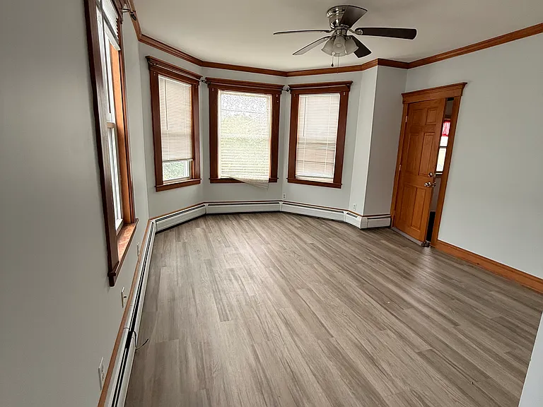 447 Ash St #2 — Photo 5