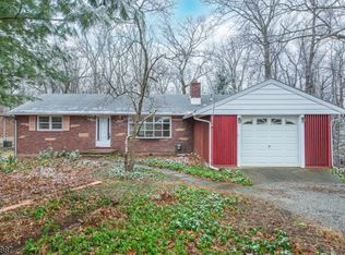 153 Hillside Dr, Bloomingdale, NJ 07403