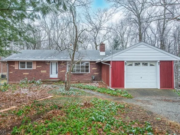 153 Hillside Dr, Bloomingdale Boro, NJ 07403