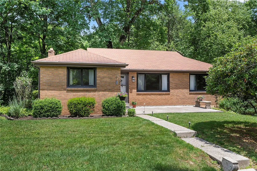 2519 Royalview Dr photo 1