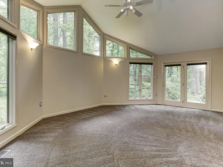 10373 Currycomb Ct — Photo 16