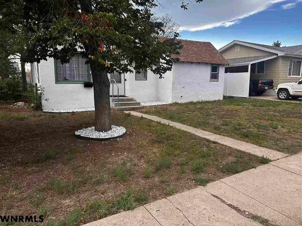 1806 Avenue H, Scottsbluff, NE 69361