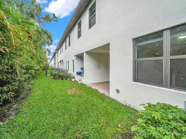 407 Bella Sol Way — Photo 31