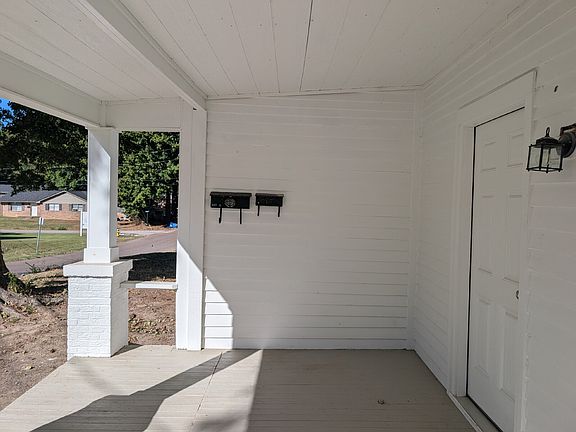 3rd image of 407 Church St APT A