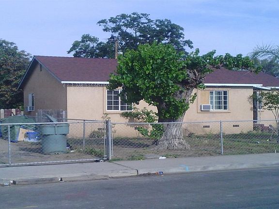 3rd image of 1216 N Park St