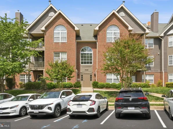 4116 Monument Ct Unit 204, Fairfax, VA 22033