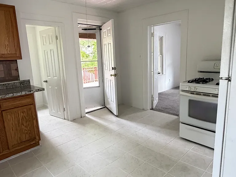 113 Southview St — Photo 12